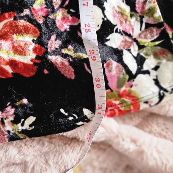 Urban outfitters Size S Black Floral Velvet Dress short sleeve - Picture 7 of 8